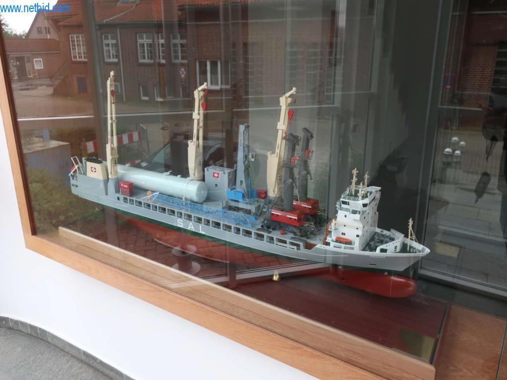 Heavy-Lift-Cargo-Vessel Schiffsmodell "Frauke"