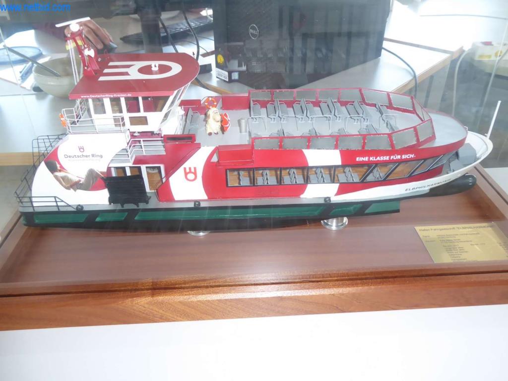 Hafenfahrgastschiff Schiffsmodell "Elbphilharmonie"